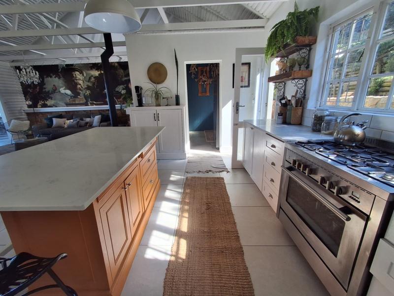 To Let 5 Bedroom Property for Rent in San Michel Western Cape